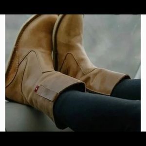 Oliberte Yabela boots. Only wore a few times like new. European size 36 (6 US)